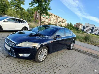 Usado Ford Mondeo Trend 140 CV (102 kW) 2010 Azul Berlina