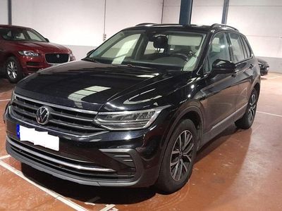 Usado VW Tiguan Life 122 CV (89 kW) 2021 Gris SUV
