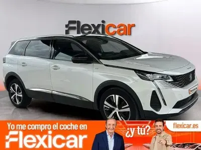 Usado Peugeot 5008 GT 130 CV (95 kW) 2022 Blanco SUV