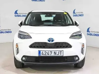 Usado Toyota Yaris Hybrid Business Edition 116 CV (85 kW) 2022 Blanco SUV