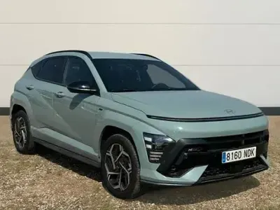 Usado Hyundai Kona N Line 100 CV (73 kW) 2025 Gris SUV