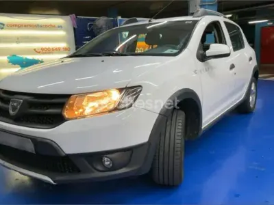 Usado Dacia Sandero Stepway 90 CV (66 kW) 2014 Blanco Berlina