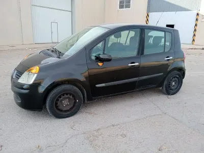 Usado Renault Modus Dynamique 80 CV (58 kW) 2005 Negro Monovolumen