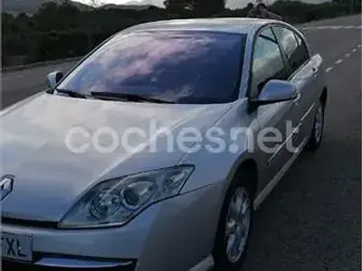 Usado Renault Laguna III Authentique 110 CV (80 kW) 2007 Gris / plata Berlina