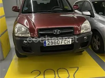 Usado Hyundai Tucson Comfort 141 CV (103 kW) 2006 Granate SUV