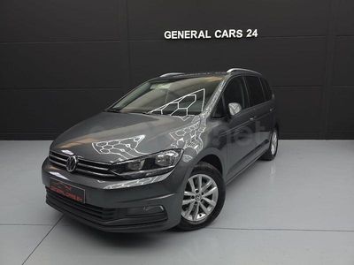 Usado VW Touran Advance 150 CV (110 kW) 2019 Gris / plata Monovolumen