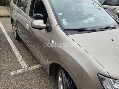 Usado Dacia Logan MCV Lauréate 90 CV (66 kW) 2014 Beige Familiar