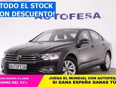 Usado VW Passat 150 CV (110 kW) 2020 Negro Berlina