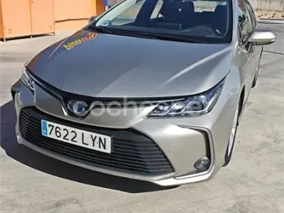 Usado Toyota Corolla Eco 122 CV (89 kW) 2022 Beige Berlina