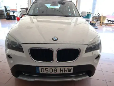 Usado BMW X1 Comfort Edition 143 CV (105 kW) 2012 Blanco SUV