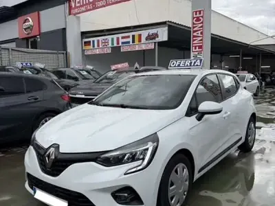 Usado Renault Clio Business 101 CV (74 kW) 2021 Blanco Utilitario