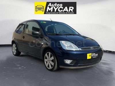 Usado Ford Fiesta Trend 80 CV (58 kW) 2005 Azul Utilitario