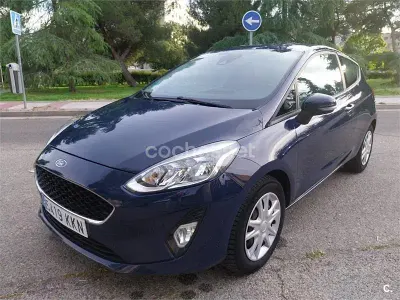Usado Ford Fiesta Trend 75 CV (55 kW) 2018 Azul Utilitario
