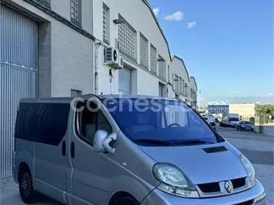 Usado Renault Trafic 120 CV (88 kW) 2019 Gris / plata Monovolumen