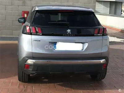 Usado Peugeot 3008 Allure 120 CV (88 kW) 2017 Gris / plata SUV