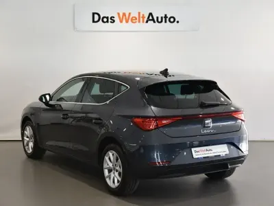 Usado Seat Leon Style 116 CV (85 kW) 2025 Gris/plata