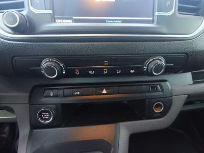 Usado Peugeot Expert Premium 100 CV (73 kW) 2022 Blanco Van