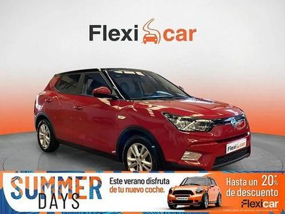 Usado Ssangyong (KGM) Tivoli 115 CV (84 kW) 2017 Rojo SUV