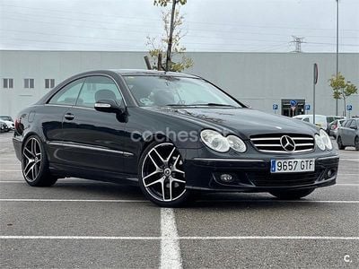 Usado Mercedes CLK220 Avantgarde 150 CV (110 kW) 2008 Negro Coupe