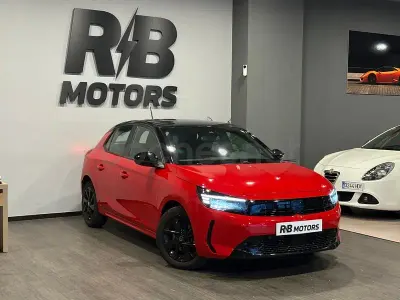 Usado Opel Corsa 100 CV (73 kW) 2024 Rojo Utilitario