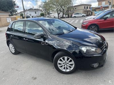 Usado VW Golf VII 105 CV (77 kW) 2012 Negro Berlina