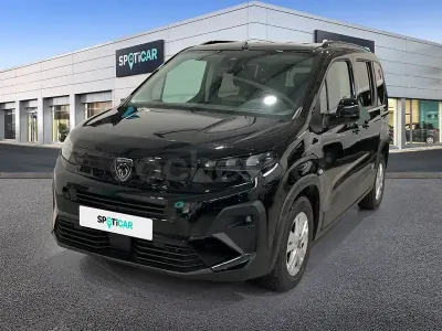 Usado Peugeot Rifter Allure 100 CV (73 kW) 2024 Negro Monovolumen