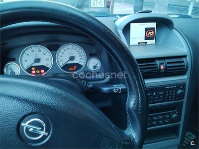 Usado Opel Astra Edition 190 CV (139 kW) 2002 Gris / plata Coupe