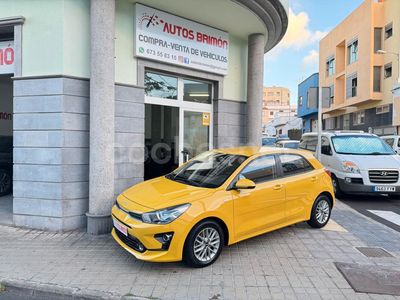 Usado Kia Rio 100 CV (73 kW) 2020 Amarillo Berlina