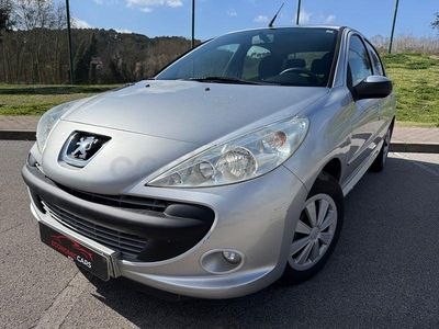 Usado Peugeot 206 75 CV (55 kW) 2012 Gris / plata Berlina