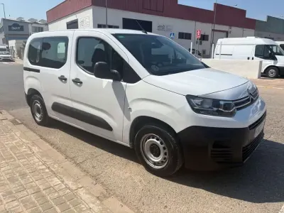 Usado Citroën Berlingo Live 99 CV (72 kW) 2018 Blanco Monovolumen
