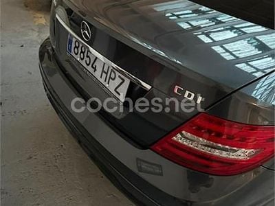 Usado Mercedes C200 Avantgarde 136 CV (100 kW) 2013 Negro Berlina