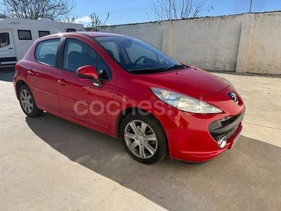 Rojo Usado 2007 Peugeot 207 Berlina | 4999 € (Precio justo)