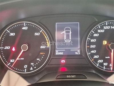 Usado Seat Leon CONNECT 110 CV (80 kW) 2015 Rojo Berlina