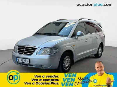 Usado SsangYong Rodius 165 CV (121 kW) 2012 Gris / plata Monovolumen