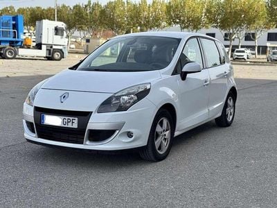 Usado Renault Grand Scénic III Business 106 CV (77 kW) 2009 Blanco Monovolumen