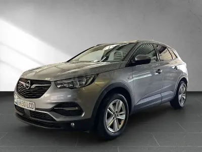 Usado Opel Grandland X Selective 130 CV (95 kW) 2019 Gris / plata SUV