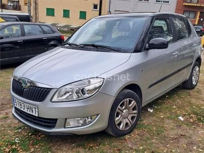 Gris / plata Usado 2013 Skoda Fabia Active Berlina | 4500 € (Precio justo)