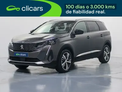 Usado Peugeot 5008 Allure 130 CV (95 kW) 2023 Gris SUV