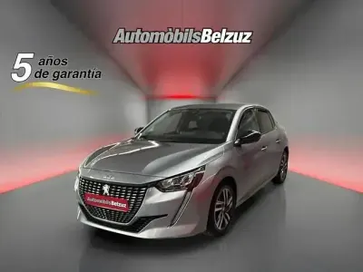 Usado Peugeot 208 Allure 100 CV (73 kW) 2023 Gris Utilitario