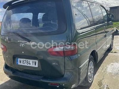 Usado Hyundai H-1 85 CV (62 kW) 2000 Verde Monovolumen