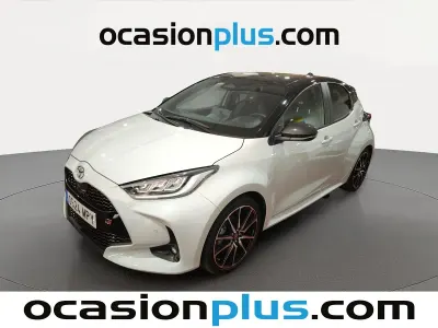 Usado Toyota Yaris Plus 131 CV (96 kW) 2024 Gris Utilitario