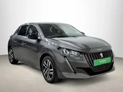 Usado Peugeot 208 Allure 101 CV (74 kW) 2022 Gris Utilitario