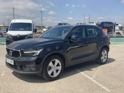 Usado Volvo XC40 Core 163 HP (119 kW) 2023 Preto SUV