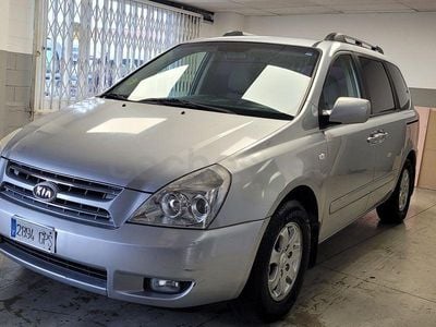 Gris / plata Usado 2009 Kia Carnival Active Monovolumen | 4900 € (Precio justo)