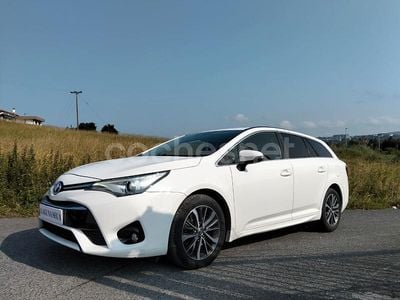 Usado Toyota Avensis Advance 143 CV (105 kW) 2016 Blanco Familiar