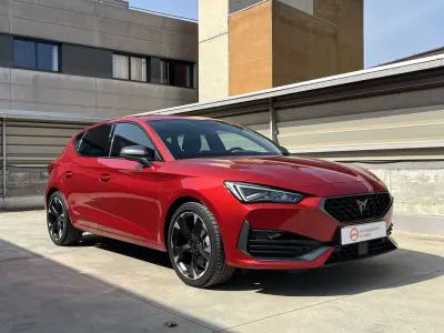 Usado Cupra Leon 150 CV (110 kW) 2024 Rojo SUV