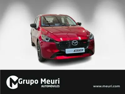 Usado Mazda 2 Homura-Line 90 CV (66 kW) 2023 Rojo Utilitario