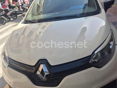 Usado Renault Captur Zen 90 CV (66 kW) 2013 Beige SUV