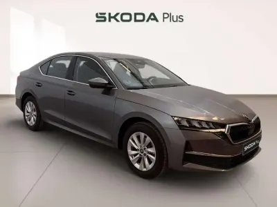 Usado Skoda Octavia Selection 150 CV (110 kW) 2025 Gris Utilitario