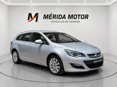 Usado Opel Astra Excellence 110 CV (80 kW) 2016 Gris / plata Familiar